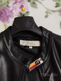 Giubbotto uomo in pelle nera .