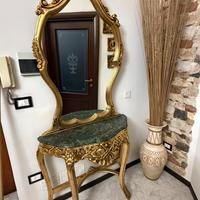 Console con specchiera barocco con piano in marmo