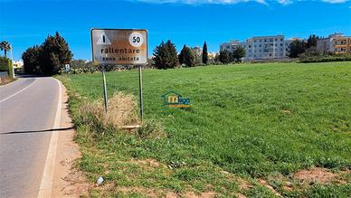 Terreno per attrezzature sportive e relativa casa