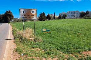 Terreno per attrezzature sportive e relativa casa