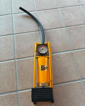 pompa per gonfiare biciclette 