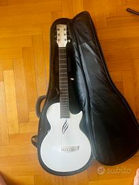 Chitarra semiacustica jazz amplificata enya
