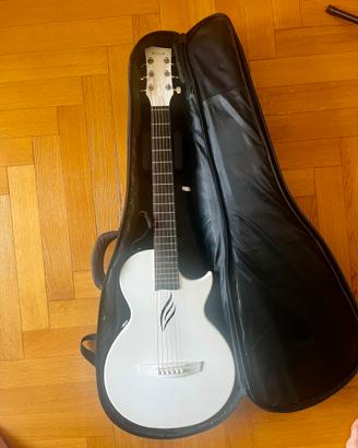 Chitarra semiacustica jazz amplificata enya