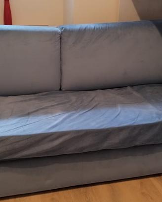 Divano, con secondo letto estraibile.