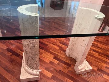Tavolo di marmo e cristallo