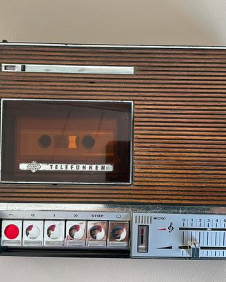 Registratore a cassette Telefunken vintage