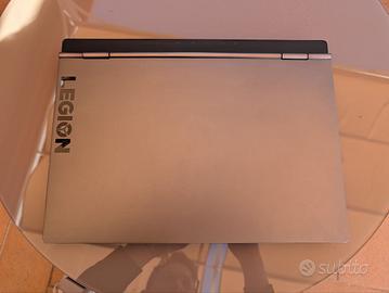 Lenovo Legion Y740 17" | i7-9750H | RTX 2070 Max-Q