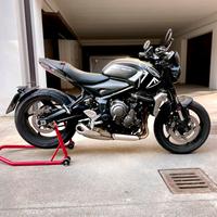 Triumph trident 660