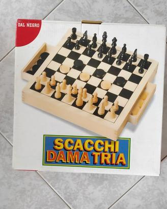 Set da gioco in legno per Scacchi e Dama.