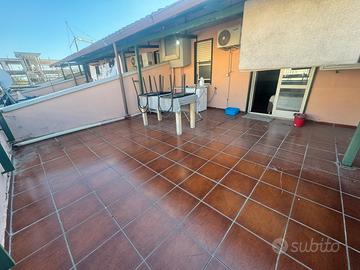 Arredato con terrazzo