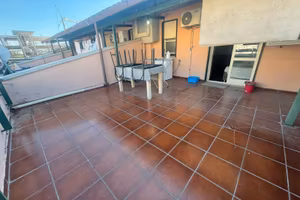 Arredato con terrazzo