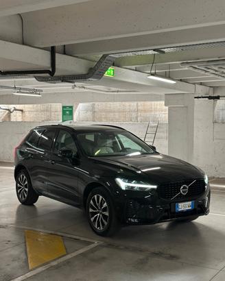 Volvo XC 60 XC60 B4 (d) AWD automatico Plus Bright