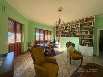 Bosa Ampio e Stupendo Appartamento 1 Piano 180 mq