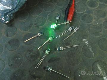 LED 5mm RGB automatico veloce  6000 mcd 2-pin Fast