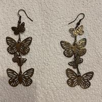 Orecchini a farfalla antichi