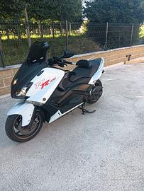 moto Tmax 530