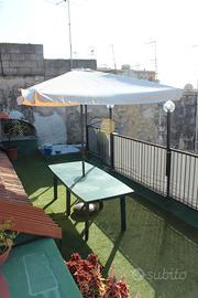 Tavolo + ombrellone da giardino