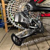 Cambio SRAM XX1 Eagle AXS 12 V con Comando.