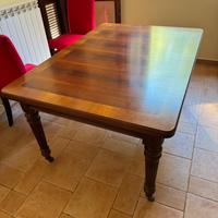 Tavolo allungabile in noce