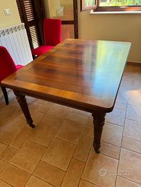 Tavolo allungabile in noce