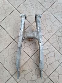 Forcellone Honda Africa Twin 750 RD04