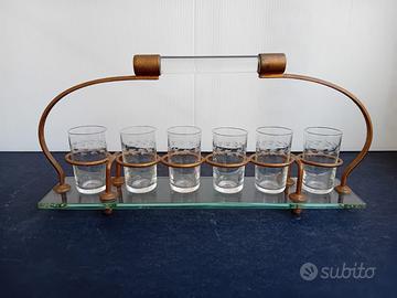 Vassoio vintage con 6 bicchierini da rosolio.