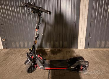 Monopattino elettrico Segway ZT3 pro