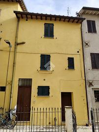 CASA SEMINDIPENDENTE A BASTIA UMBRA