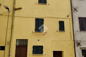 CASA SEMINDIPENDENTE A BASTIA UMBRA
