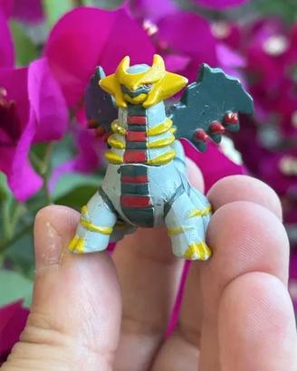 Pokémon figure Giratina Bandai
