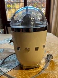 Spremiagrumi Smeg