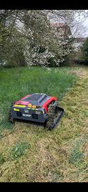 Pulizia prati con robot trincia