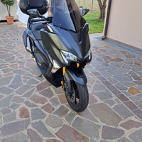 Yamaha t max