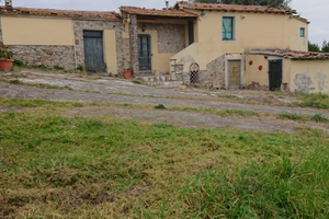 Rudere indipendente con terreno