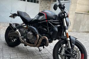 DUCATI MONSTER 821 STEALTH