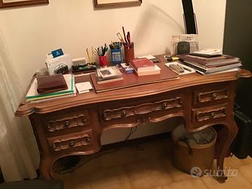 scrivania in massiccio - stile barocco piemontese