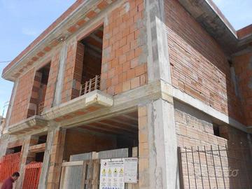 Casa indipendente di 178 m² con 4 locali e box aut