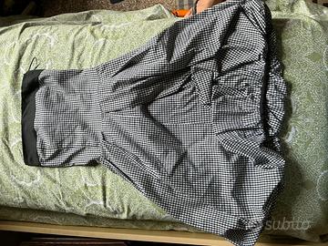 Vestito a quadri bianco-nero con gonna a palloncin