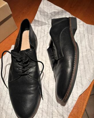 scarpa stregata in vera pelle da donna