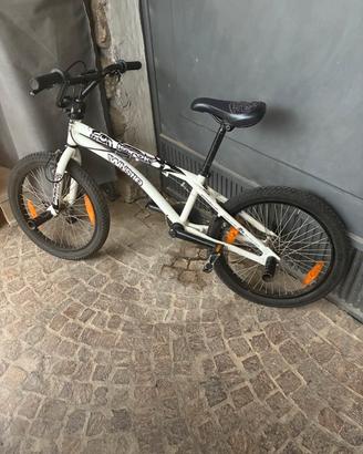 Bmx bicicletta seminuova