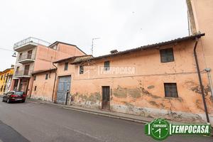 CASCINALE DA RISTRUTTURARE