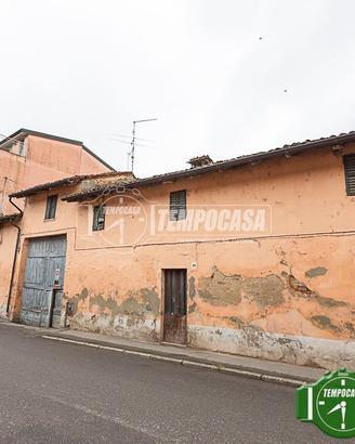 CASCINALE DA RISTRUTTURARE
