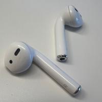 Apple AirPods (2ª Generazione)