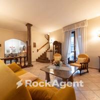 VILLA INDIPENDENTE CON CAMINO E DUE B