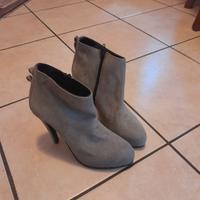 Tronchetto camoscio grigio numero 38,poco usato