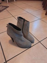 Tronchetto camoscio grigio numero 38,poco usato