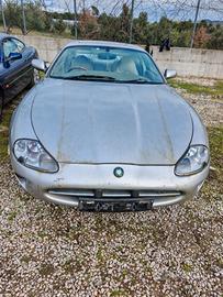 Jaguar XK8 coupè 4.0 1998 per ricambi (2a)