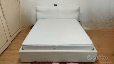 Letto con cassone compreso di materasso 