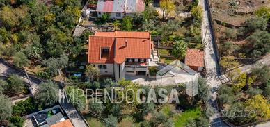 VILLA UNIFAMILIARE Mq 240 + spazi esterni