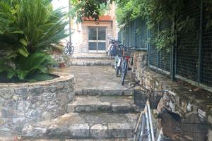 Tirrenia in prossimità del mare